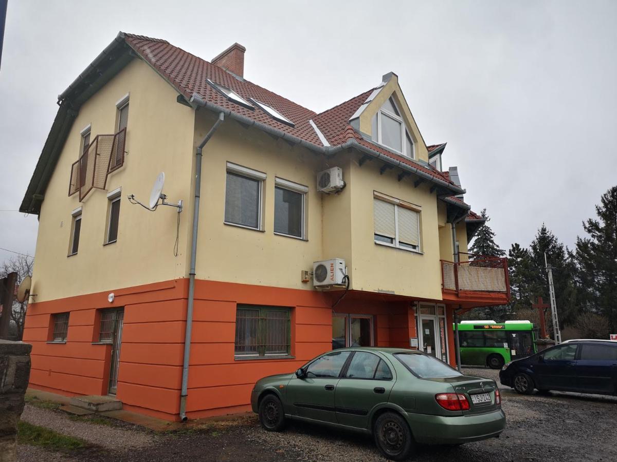 Berik Apartman Pécs Exterior foto
